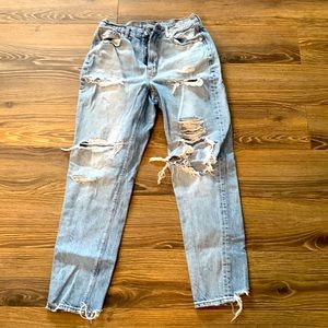 American eagle mom jeans